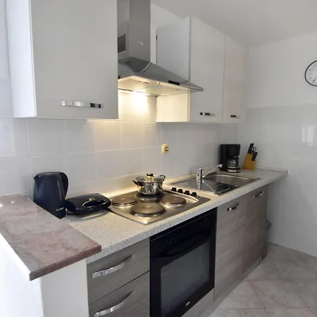 شقة Modern With Shared Garden Near Umago