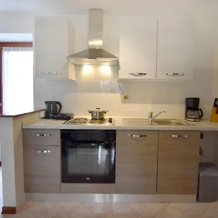 Апартаменты Modern With Shared Garden Near Umago Babici
