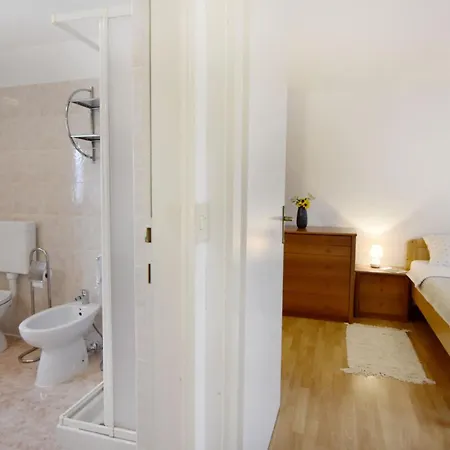 Modern With Shared Garden Near Umago Апартаменты *