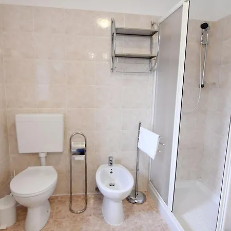 Апартаменты Modern With Shared Garden Near Umago Babici